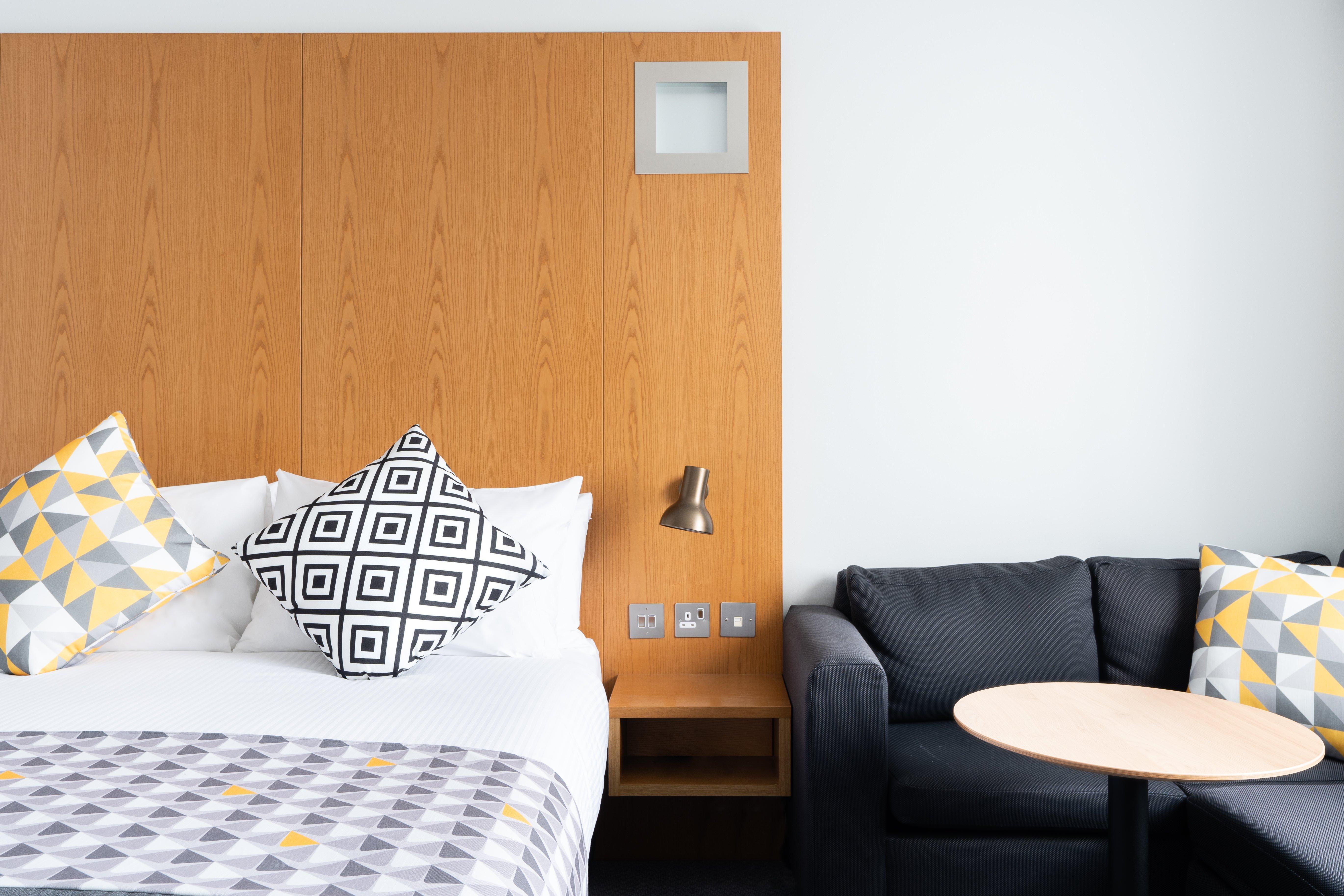 Holiday Inn Bournemouth By Ihg Exteriör bild
