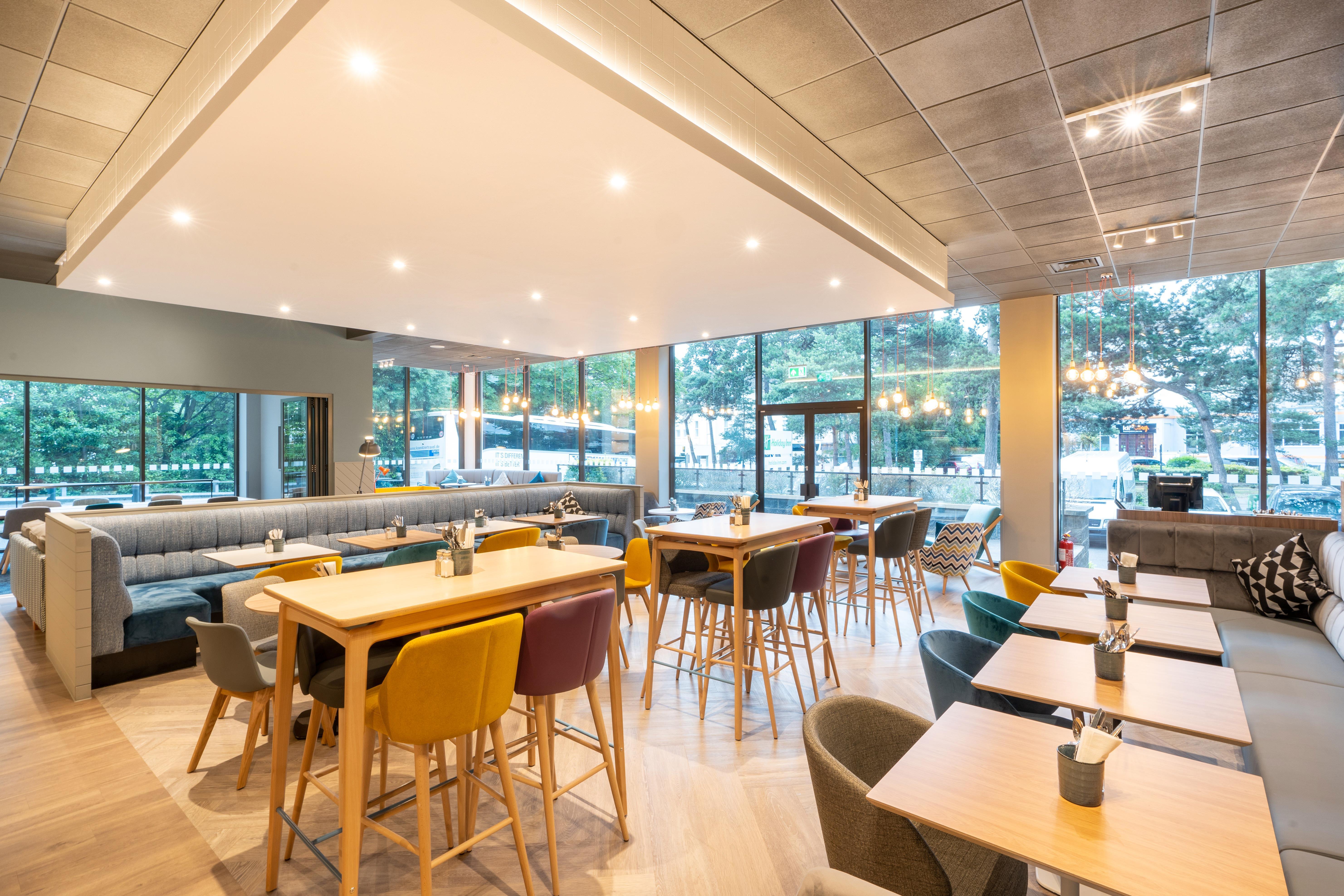 Holiday Inn Bournemouth By Ihg Exteriör bild